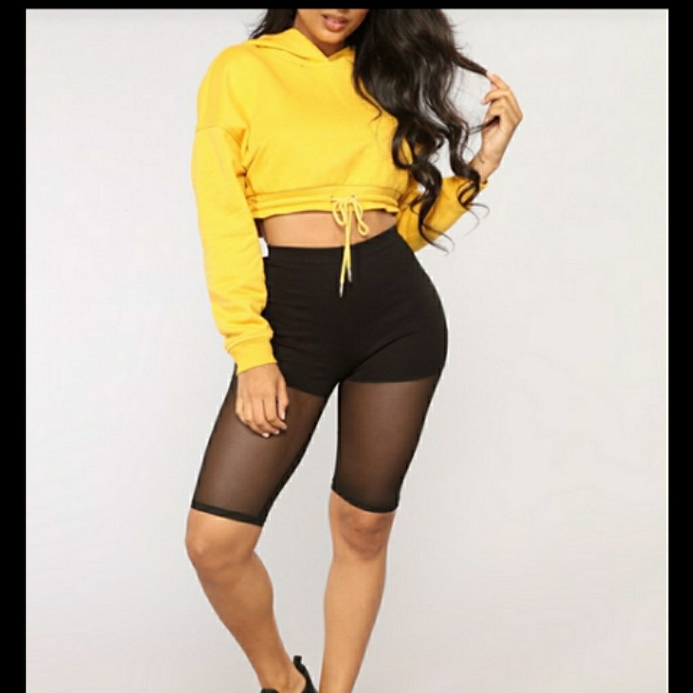 Fashion nova crop top hoodie